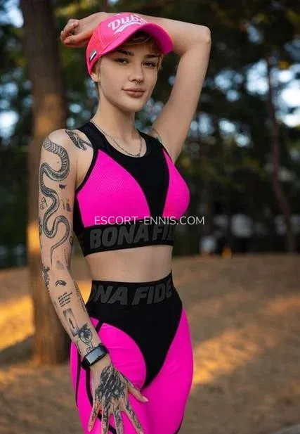 Escort Ennis Madelyn — 3