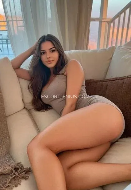 Escort Ennis Isaura — 5