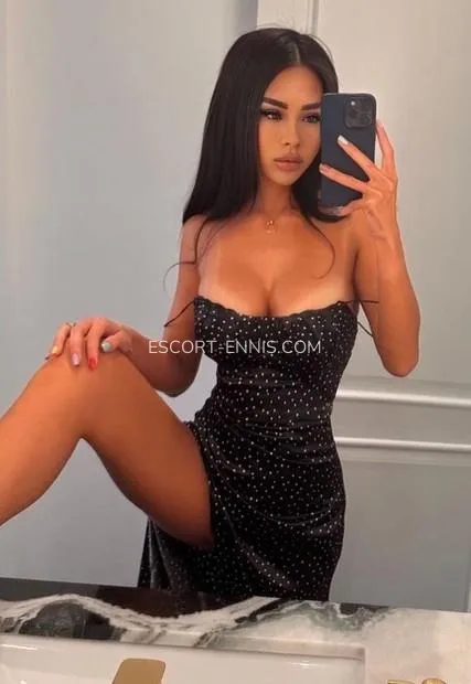 Escort Ennis Karolina — 2