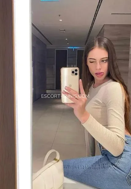 Escort Ennis Brooke — 1