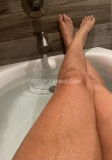 Escort Ennis Leah — 3