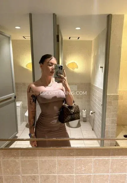 Escort Ennis Hannah — 1