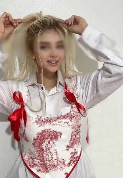 Escort Ennis Britt — 5