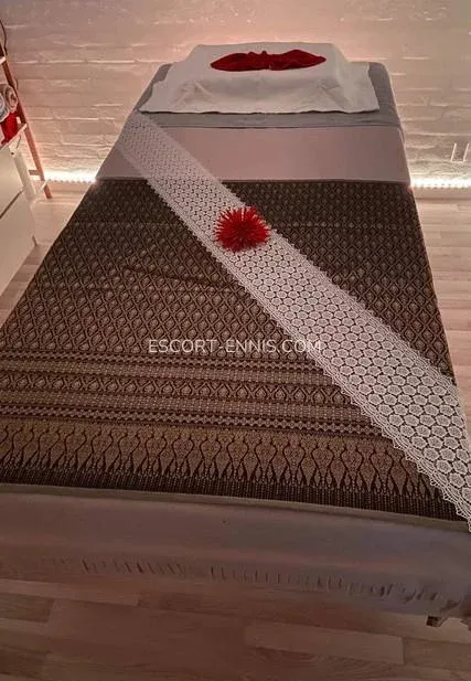 Escort Ennis Hannah — 1