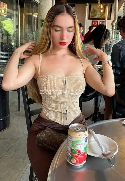 Escort Ennis Fabricia — 3